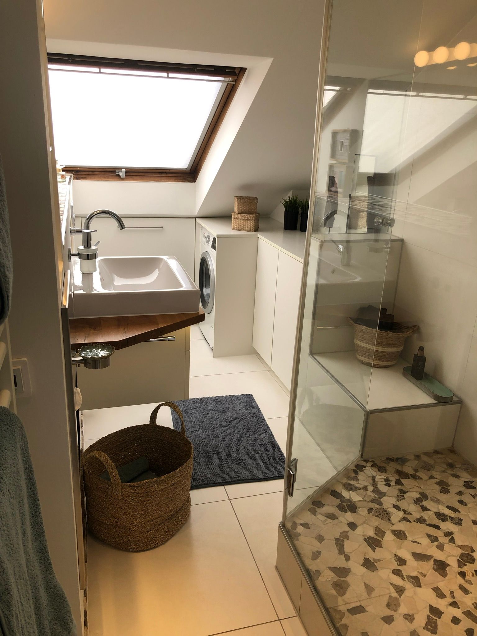  Exclusive Top Floor Flat On 58 Square Metres Of Living Space With Loft Charm And Terrace In The Hear  -  Exclusive top floor flat on 58 square metres of living space with loft charm and terrace in the heart yet quiet location of Krefeld-Fischeln  - Gallery -  4