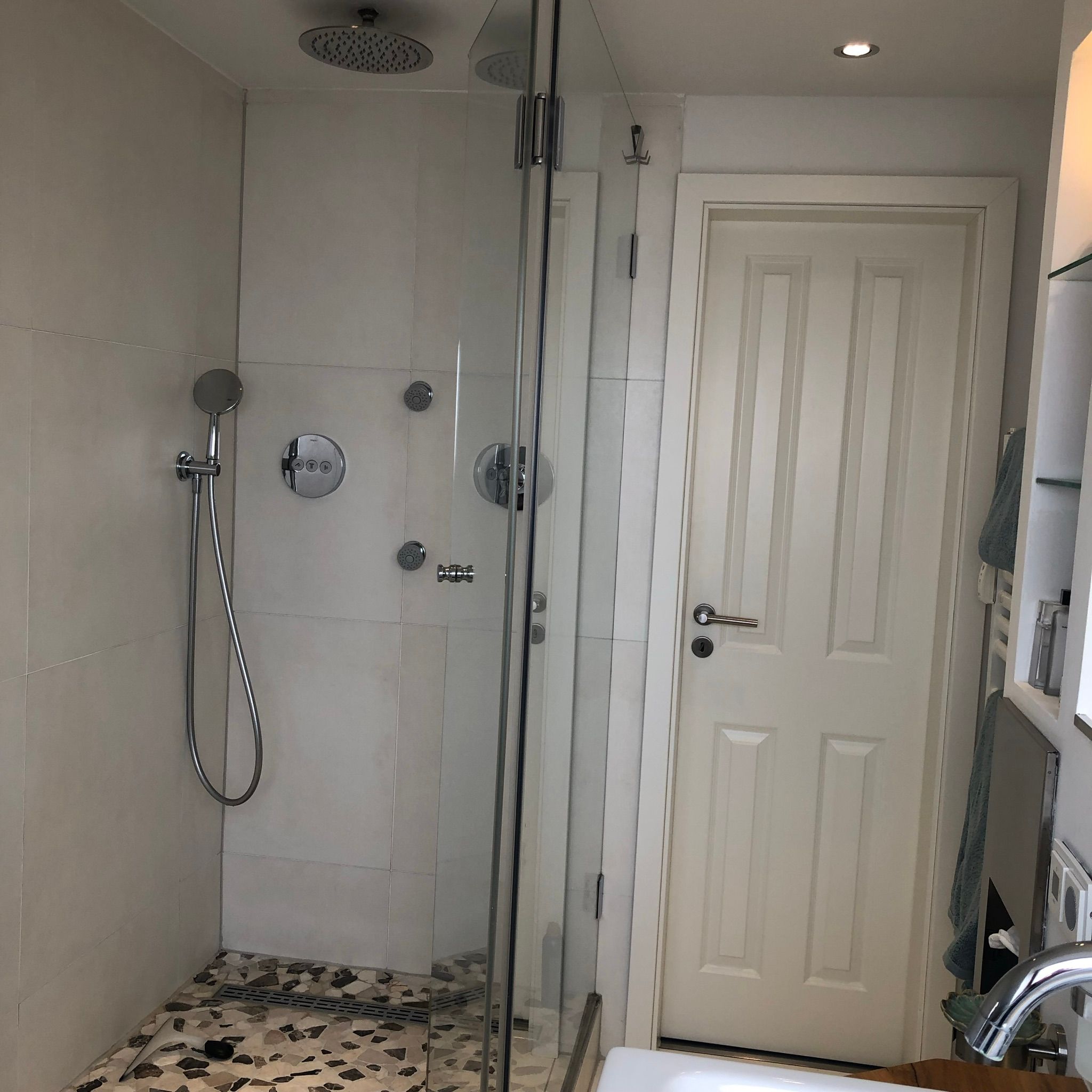  Exclusive Top Floor Flat On 58 Square Metres Of Living Space With Loft Charm And Terrace In The Hear  -  Exclusive top floor flat on 58 square metres of living space with loft charm and terrace in the heart yet quiet location of Krefeld-Fischeln  - Gallery -  5