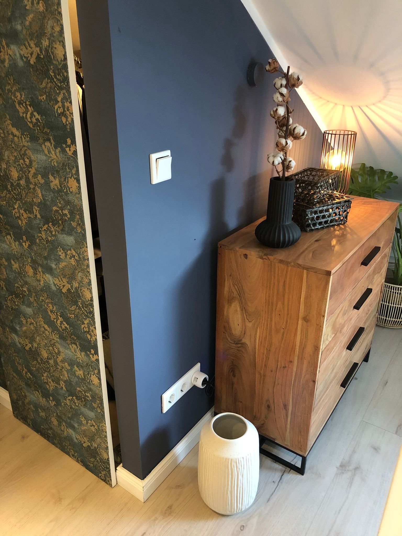  Exclusive Top Floor Flat On 58 Square Metres Of Living Space With Loft Charm And Terrace In The Hear  -  Exclusive top floor flat on 58 square metres of living space with loft charm and terrace in the heart yet quiet location of Krefeld-Fischeln  - Gallery -  1