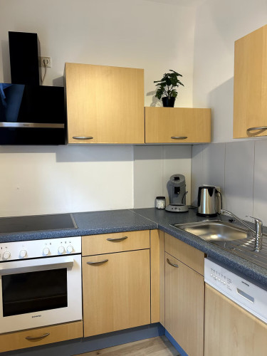 Quiet accommodation with Netflix, kitchen & washing machine