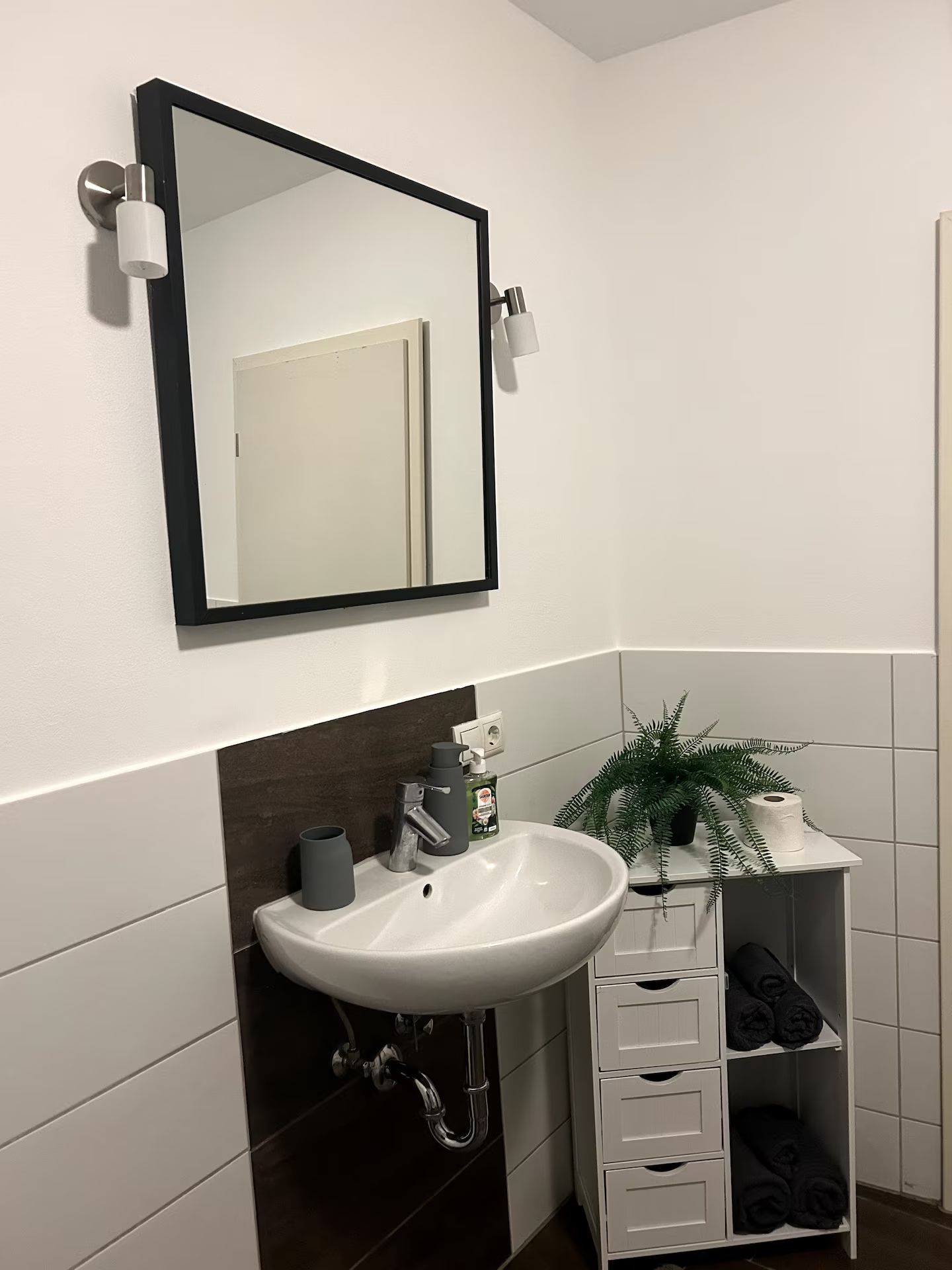  Quiet Accommodation With Netflix, Kitchen & Washing Machine  -  Quiet accommodation with Netflix, kitchen & washing machine  - Gallery -  5