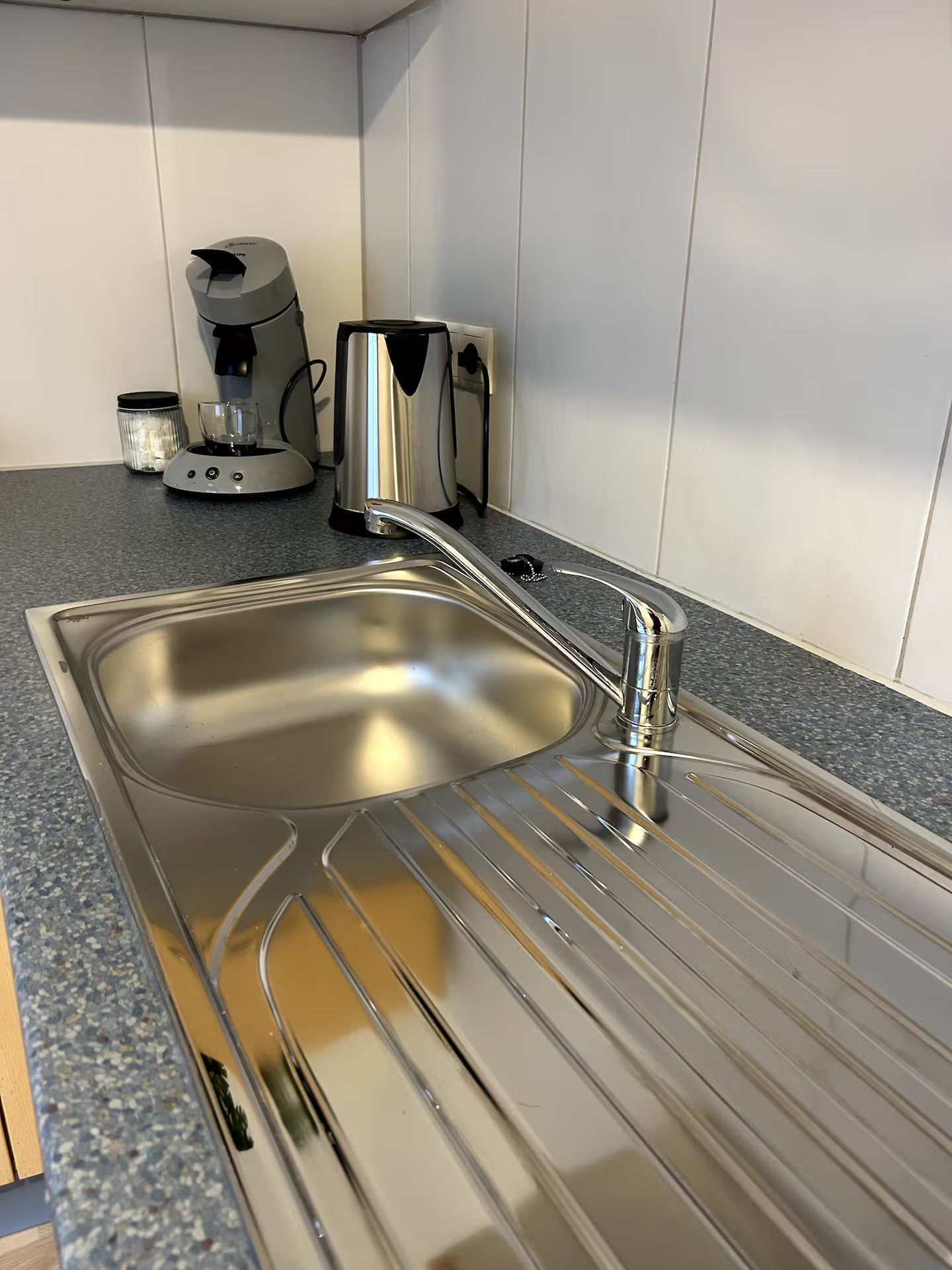  Quiet Accommodation With Netflix, Kitchen & Washing Machine  -  Quiet accommodation with Netflix, kitchen & washing machine  - Gallery -  8