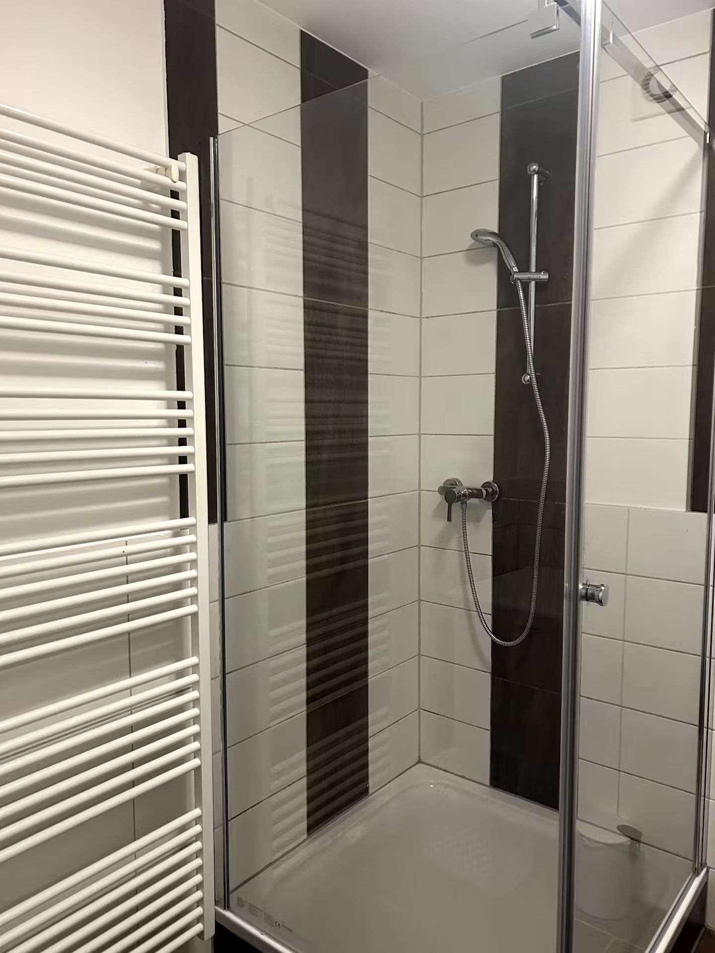  Quiet Accommodation With Netflix, Kitchen & Washing Machine  -  Quiet accommodation with Netflix, kitchen & washing machine  - Gallery -  6