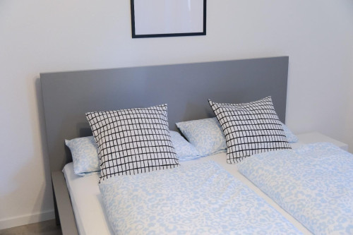 Stylish Lower Ground, Quiet, Modern & Terrace - Gallery - 6