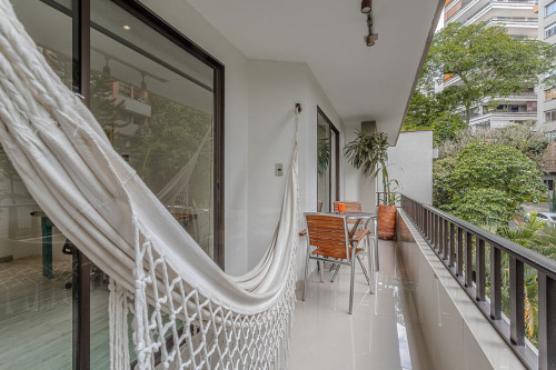 Lush Jungle-Inspired Coliving El Poblado