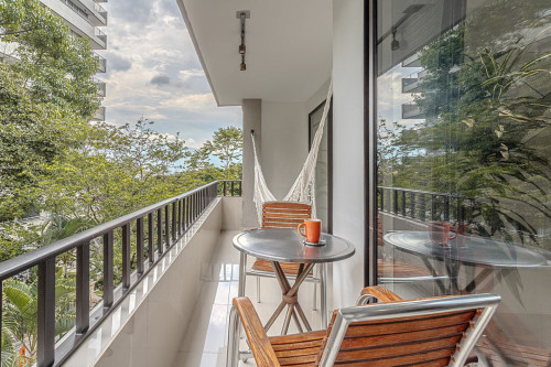 Lush Jungle-Inspired Coliving El Poblado