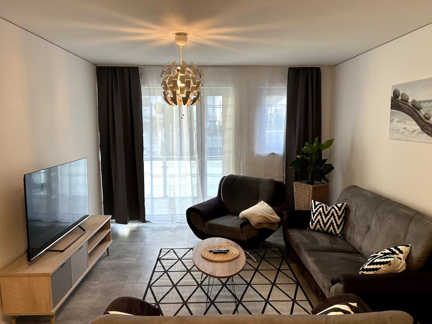  Only 9 Min Walk To The City Center | Balcony | Netflix  -  Only 9 min walk to the city center | Balcony | Netflix  - Gallery -  6