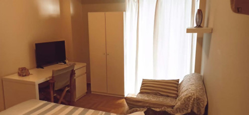 Tasteful double bedroom with a balcony, in the center of Athens