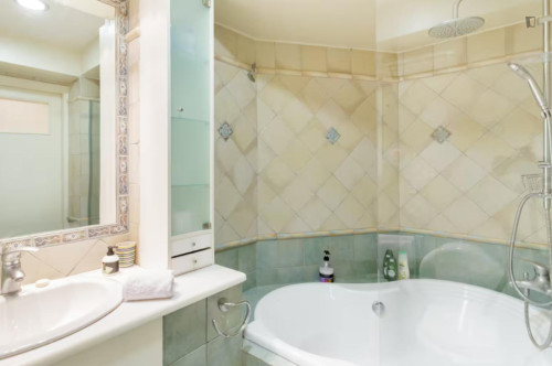 Elegant 2 Bedroom Apartment with a balcony close to Athens National Garden - Gallery - 12