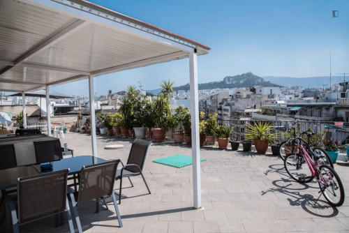 Excellent double bedroom with a balcony, near the National Archaeological Museum