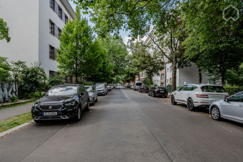 Bright 1-Room Apartment with Balcony in Charlottenburg