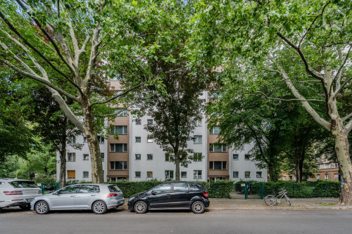 Bright 1-Room Apartment with Balcony in Charlottenburg
