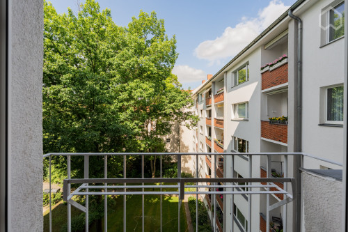 Bright 1-Room Apartment with Balcony in Charlottenburg