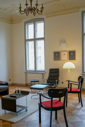 A beautifully freshly restored historic apartment with a modern, personal touch - Gallery - 11