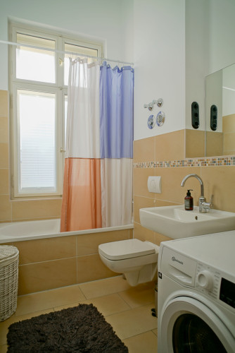A beautifully freshly restored historic apartment with a modern, personal touch - Gallery - 5