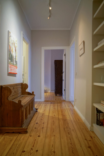 Historic Charm Meets Modern Living: Furnished 93 m² with Balcony