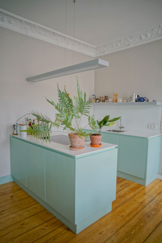 Historic Charm Meets Modern Living: Furnished 93 m² with Balcony