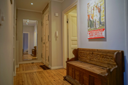 Historic Charm Meets Modern Living: Furnished 93 m² with Balcony