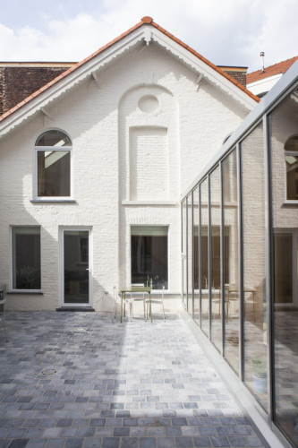 Warm and Artistic Coliving Home with Terrace in Vibrant Saint-Gilles