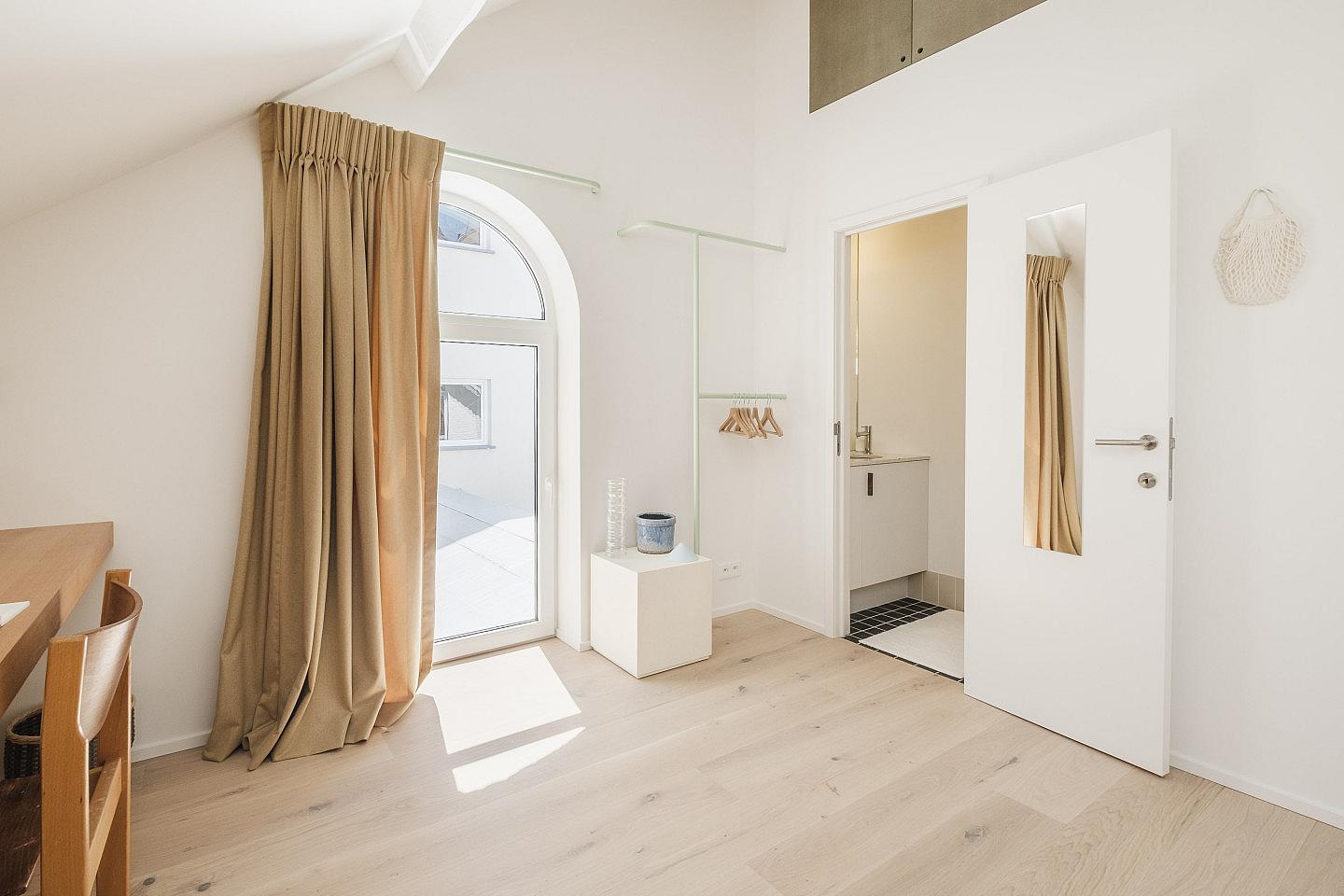 Standard+ Room With Private Bathroom And Toilet - 8