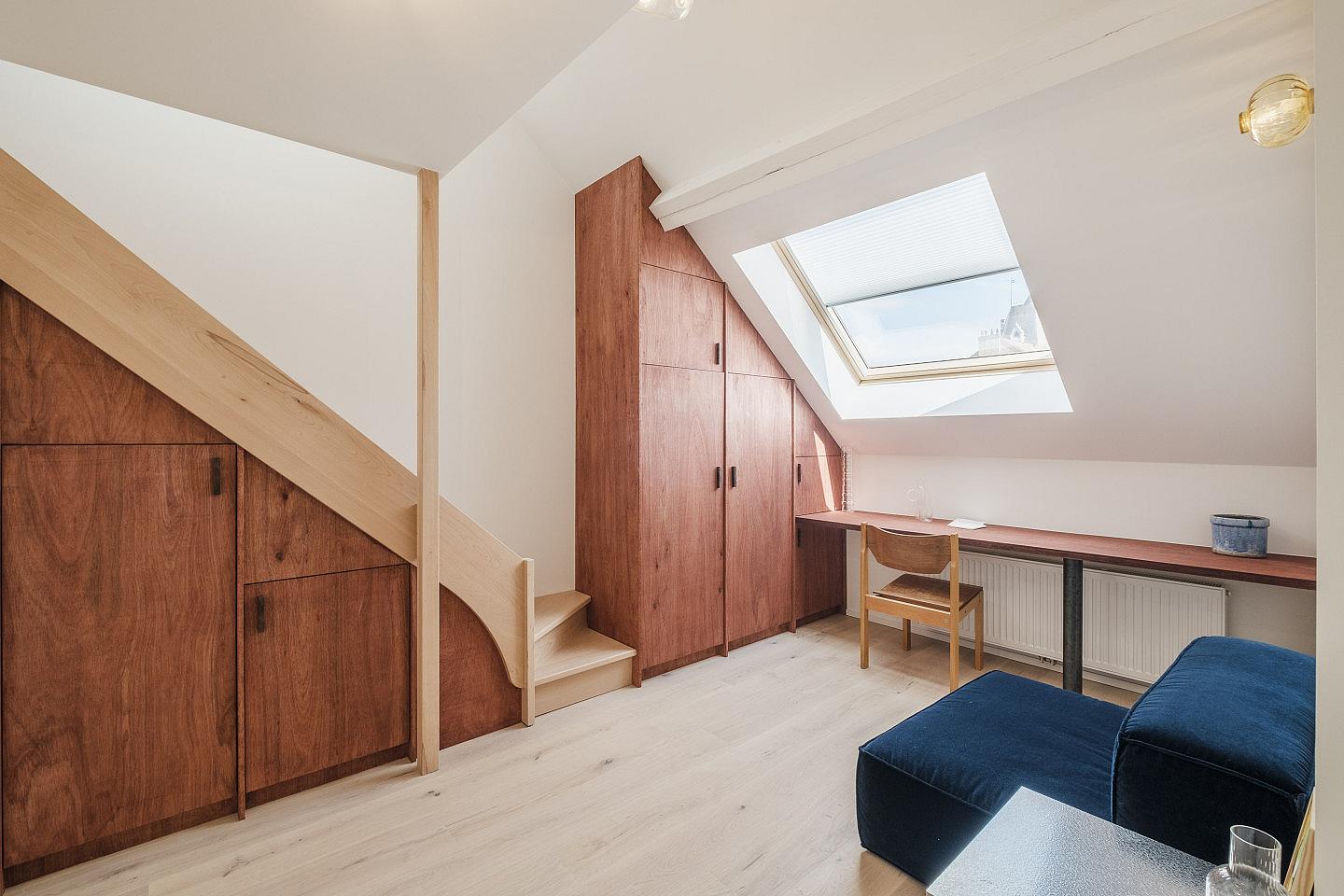 Suite With Private Bathroom And Toilet - 6