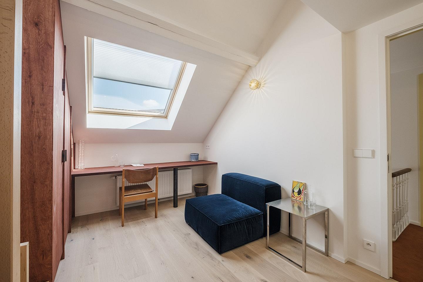 Suite With Private Bathroom And Toilet - 18