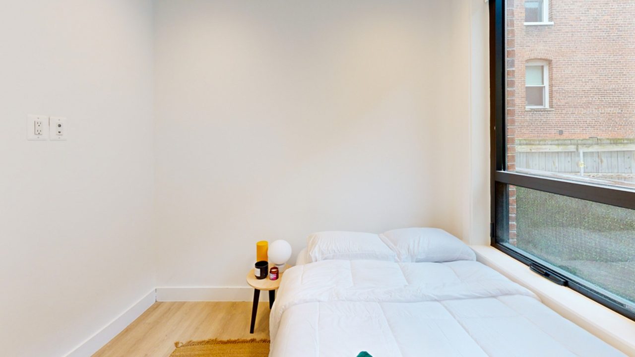  #1903: Dupont Circle - Queen Bedroom B  -  #1903: Dupont Circle  - Gallery -  17