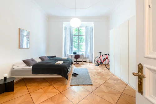 Spacious double bedroom in shared flat in Charlottenburg