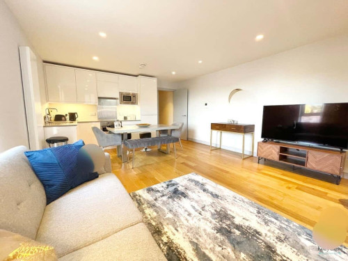 2BR 2 BathroomsI Modern Apartment with Big Balcony I Hale Barns I Restaurants, Café, Supermarket Downstairs I *Cheshire Apartments*  - Gallery -  5