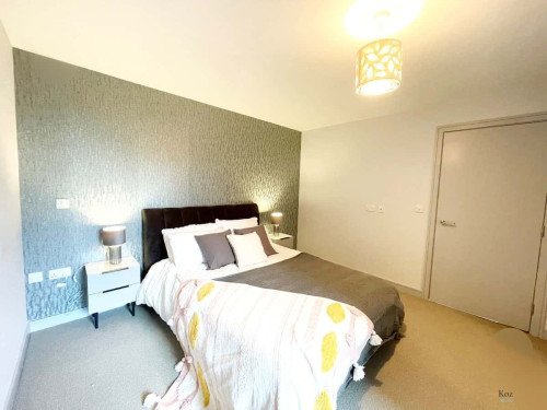 2BR 2 BathroomsI Modern Apartment with Big Balcony I Hale Barns I Restaurants, Café, Supermarket Downstairs I *Cheshire Apartments* - Gallery - 6