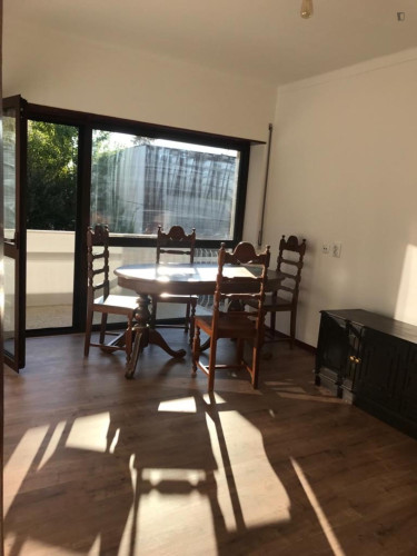 Welcoming Single Bedroom with a private bathroom close to University of Coimbra  - Gallery -  5