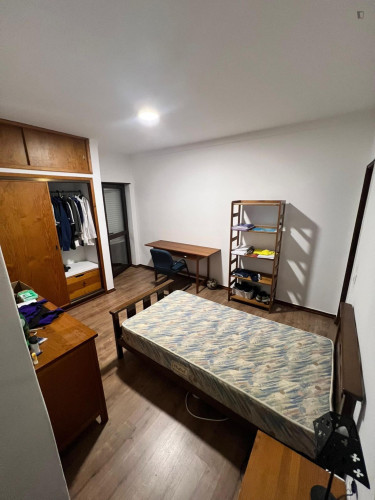 Welcoming Single Bedroom with a private bathroom close to University of Coimbra