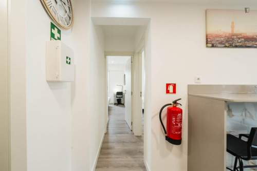 Nice ensuite bedroom in Odivelas