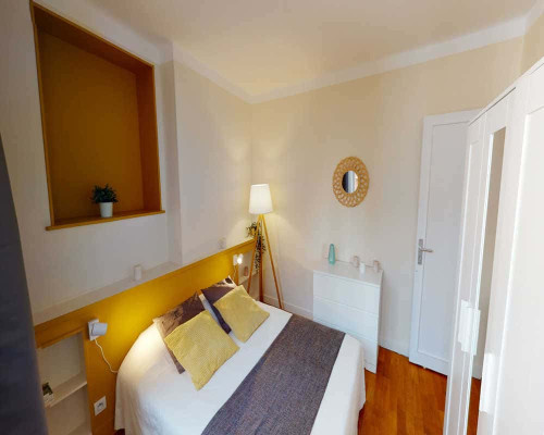 Chambre dans le bis avenue de Versailles