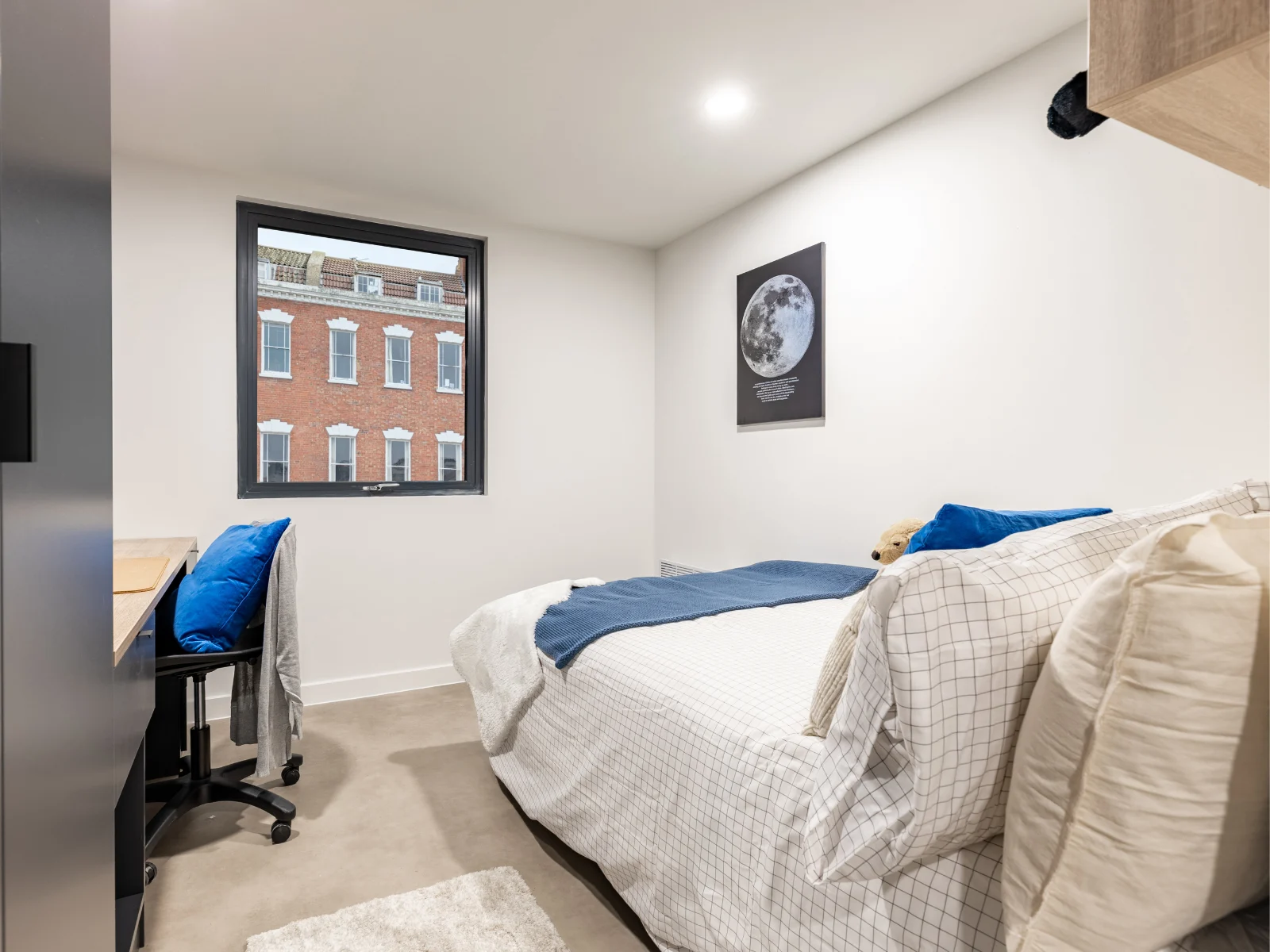  Loft En Suite  -  Croft Court  - Gallery -  2