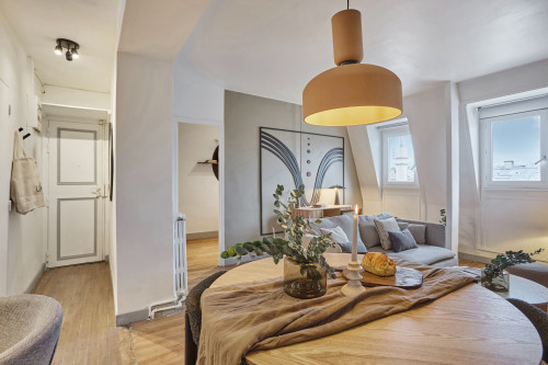 Pavel - 1 bedroom apartment near the Eiffel Tower