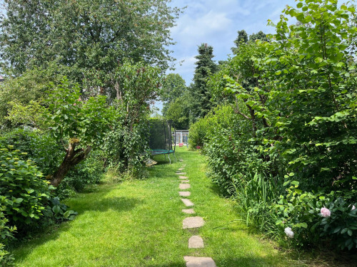 Beautiful single family house, with garden and basement available at the heart of Bonn