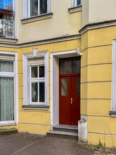 Fully Renovated Design Studio in the Winskiez · Quiet 19th-Century Street