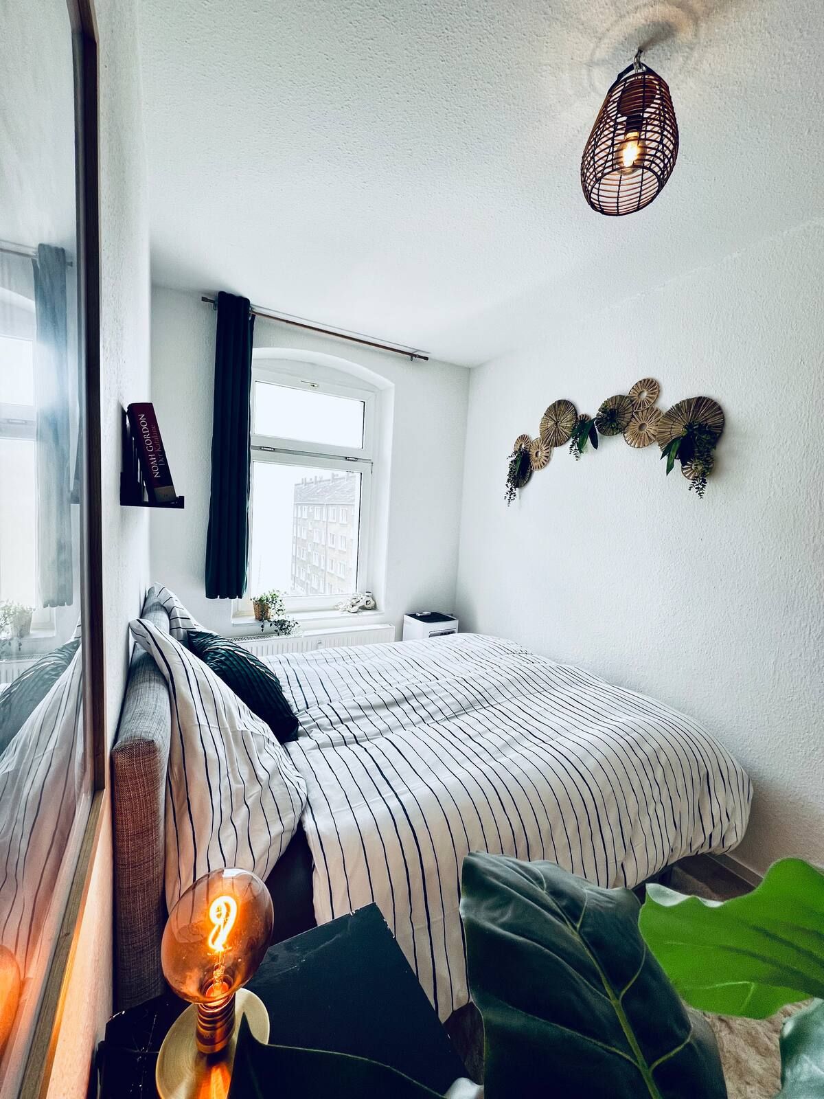 CASA COZY - 3-Room Apartment - Kitchen & SmartTV - Perfect For Groups, Families, And Business Travel - 24