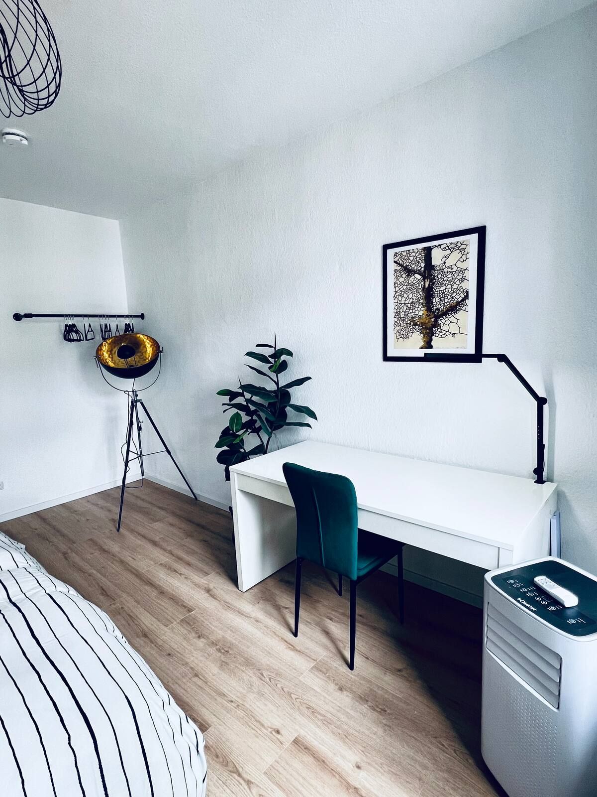 CASA COZY - 3-Room Apartment - Kitchen & SmartTV - Perfect For Groups, Families, And Business Travel - 20