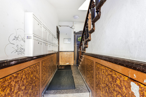 Calm City Studio with Green Spaces Nearby