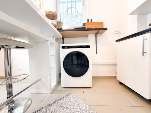 Stunning 2 BR across the Kurpark  - Gallery -  5