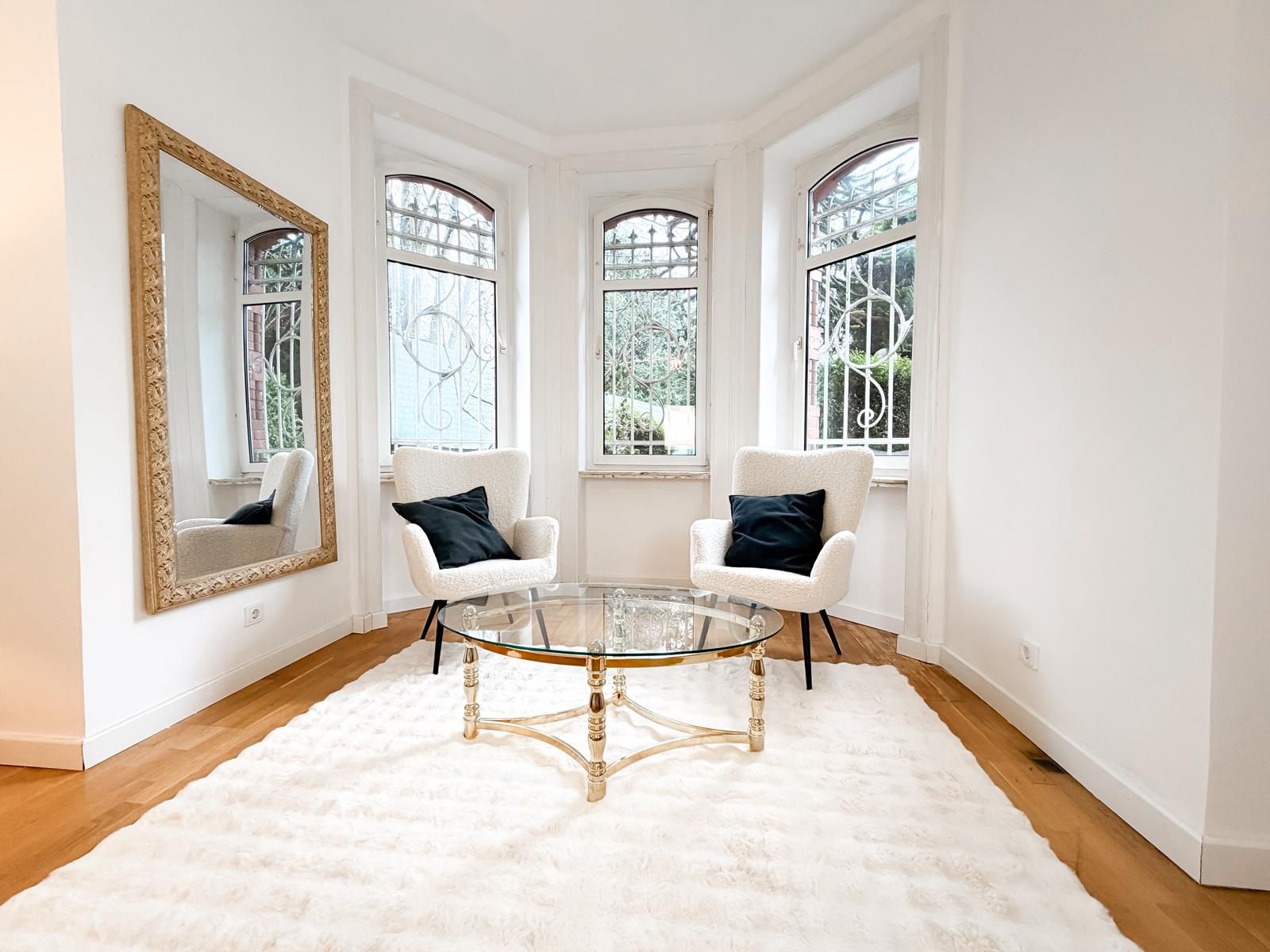 Stunning 2 BR Across The Kurpark - Stunning 2 BR across the Kurpark - Gallery - 8