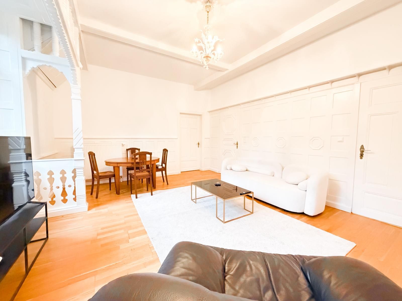 Stunning 2 BR Across The Kurpark - Stunning 2 BR across the Kurpark - Gallery - 17