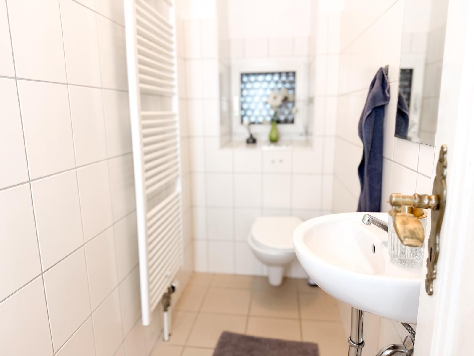 Stunning 2 BR Across The Kurpark - Stunning 2 BR across the Kurpark - Gallery - 2