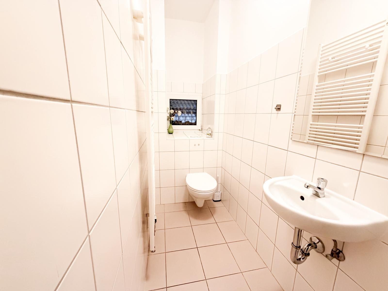 Stunning 2 BR Across The Kurpark - Stunning 2 BR across the Kurpark - Gallery - 14