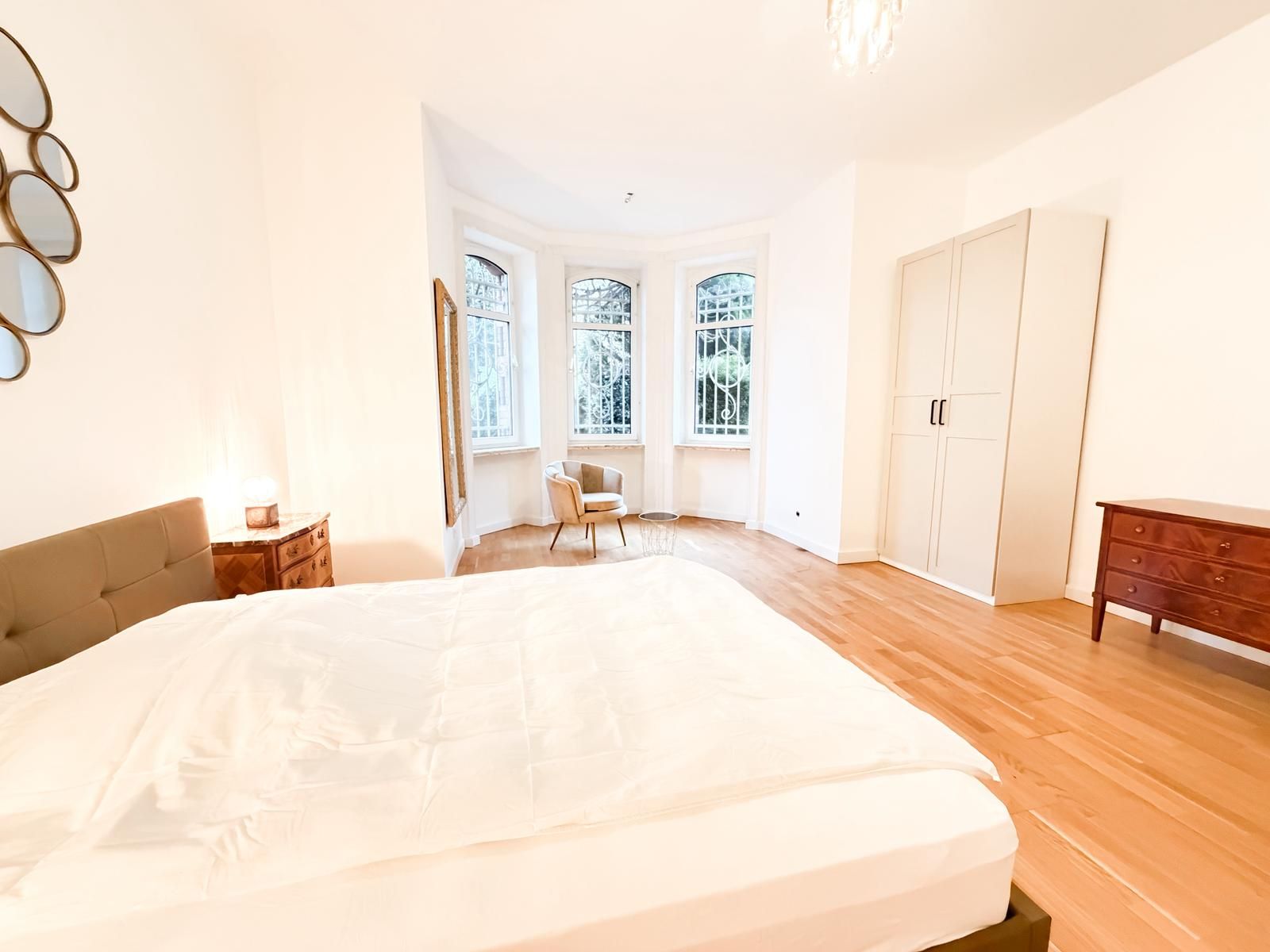 Stunning 2 BR Across The Kurpark - Stunning 2 BR across the Kurpark - Gallery - 11