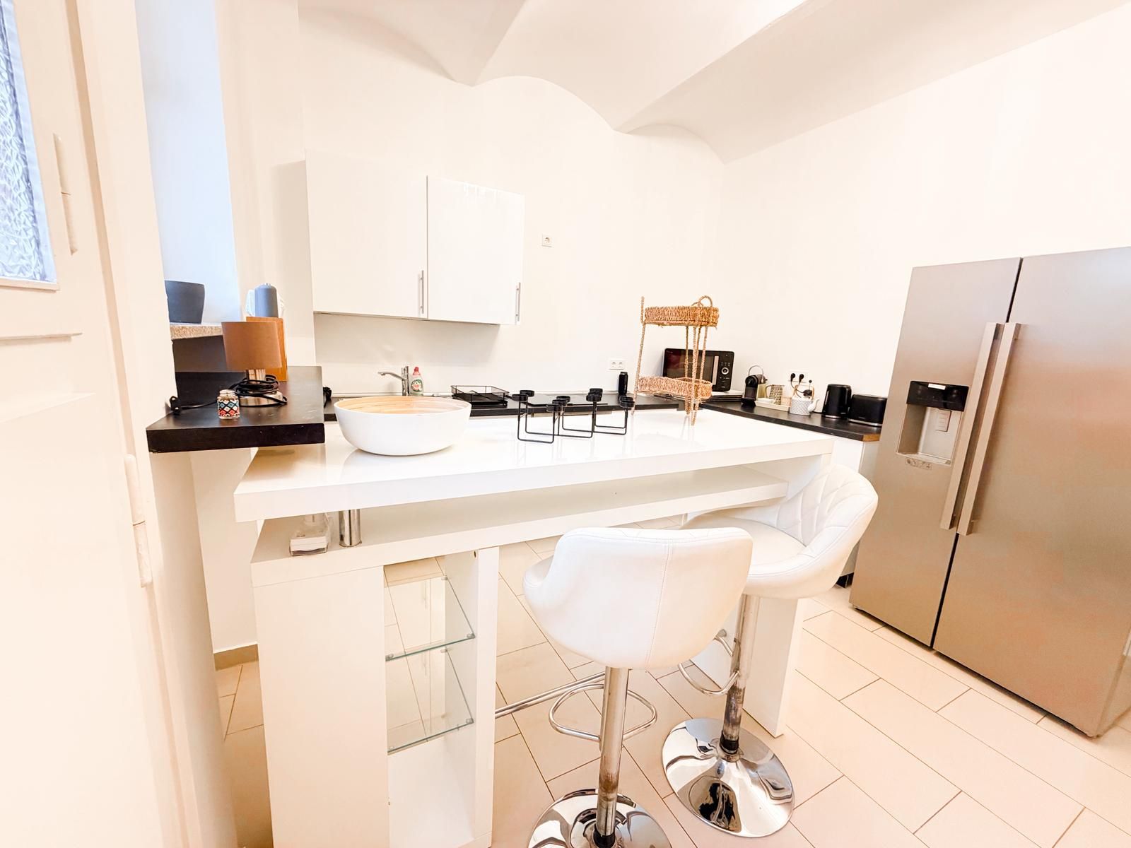 Stunning 2 BR Across The Kurpark - Stunning 2 BR across the Kurpark - Gallery - 15