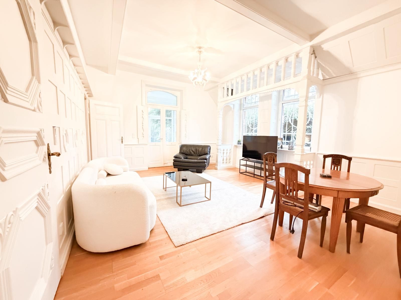 Stunning 2 BR Across The Kurpark - Stunning 2 BR across the Kurpark - Gallery - 12