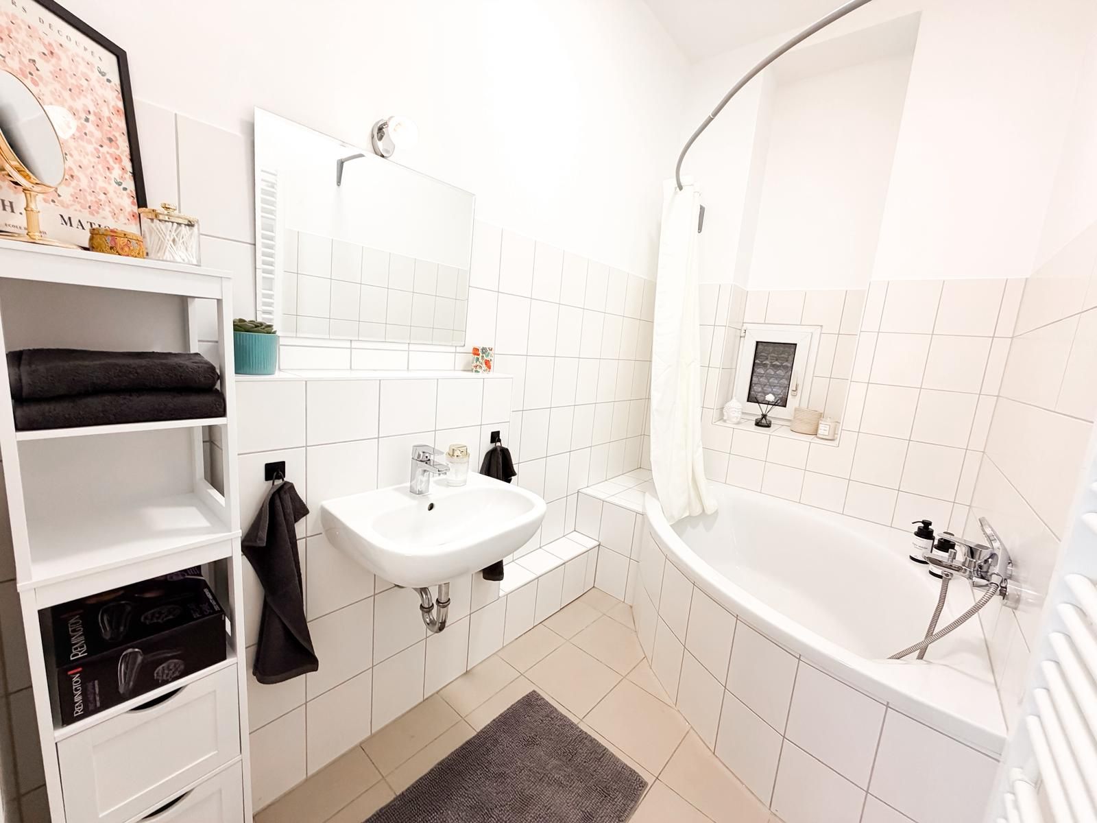 Stunning 2 BR Across The Kurpark - Stunning 2 BR across the Kurpark - Gallery - 3